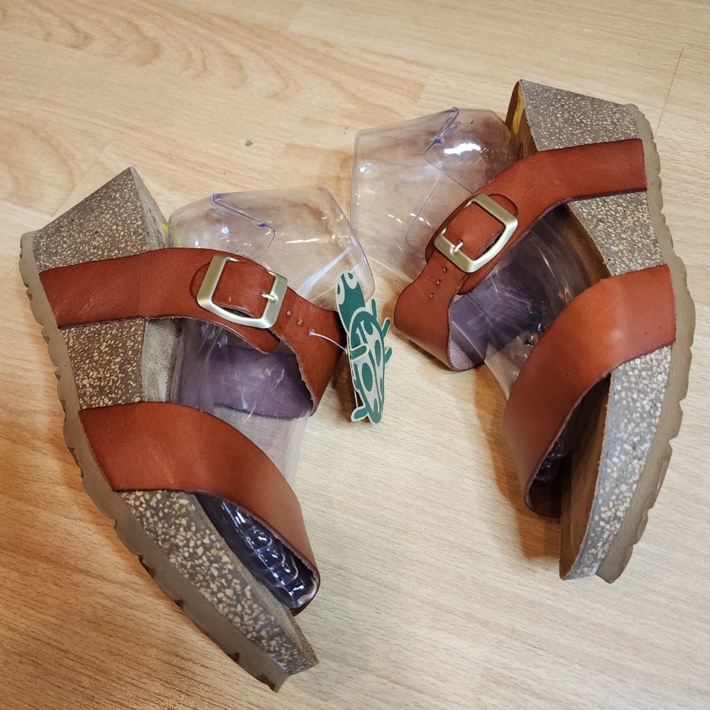 NWT Yokono Brown Leather Wedge Sandals Womens 9 Double Buckle Straps - Picture 9 of 16